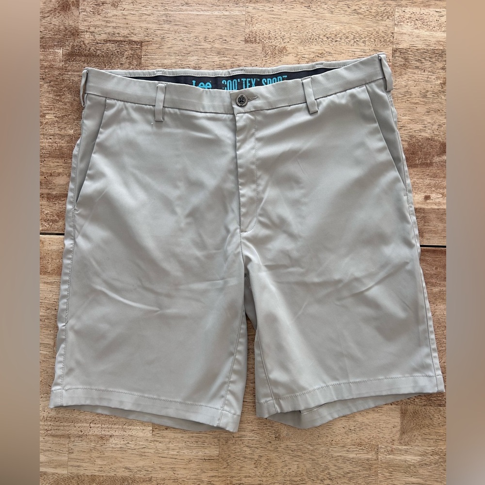 Lee Men's Grey  Flat Front Shorts sz38